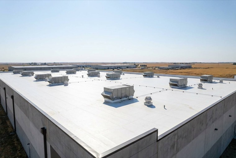 Flat membrane roof on a Calgary commercial building